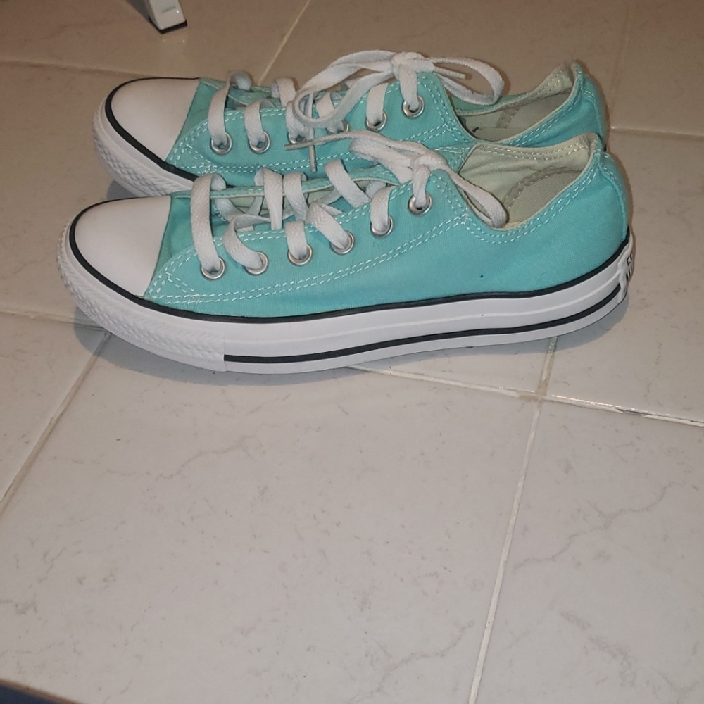Converse - Picture 2 of 4